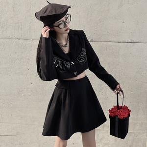 2021年秋冬新款黑色时髦皮文胸西装领短外套吊带高腰半裙套装