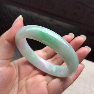正品老凤祥瑞天然翡翠手镯子白底青飘花飘阳绿春彩玉手镯紫罗兰贵