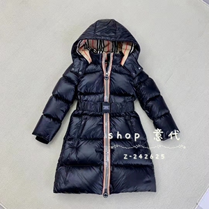 巴宝莉女童羽绒服