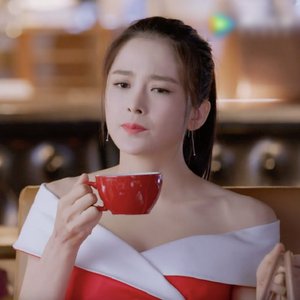 归还世界给你岑未赵韩樱子同款超显气质红色拼f接一字肩连衣裙女