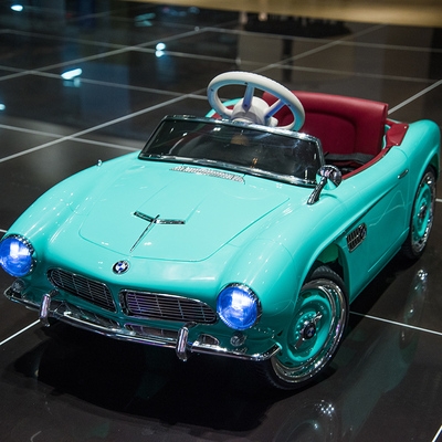 宝马儿童电动车四轮遥控男女宝宝摇摆老爷车童z车小孩玩具车可坐