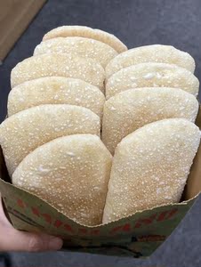 新乡亲娃蛋奶饼松软白饼软雪饼广东特色早餐饼传统糕点软饼茶点零