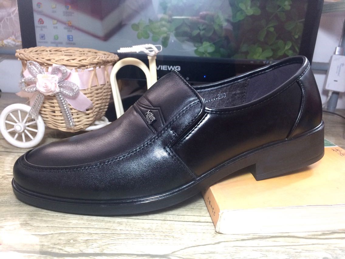 雄虎皮鞋男士工装鞋春秋季新款中老年休闲皮鞋