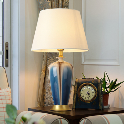 漂亮的台灯卧室