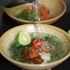 云南特产腾冲德宏柠檬苦料撒撇米线傣味美食酸苦调