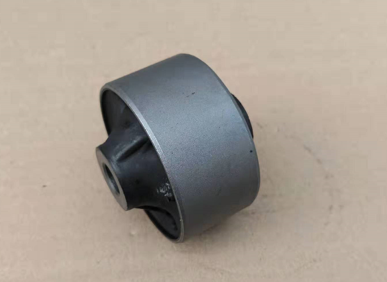 宝骏730下摆臂衬套 宝骏560 310 510前摆臂胶套 下支臂铁套