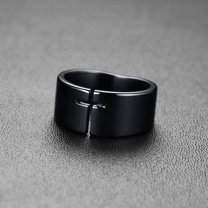 10黑色镂空十字架戒指潮男个性钛钢指环食指戒子刻字