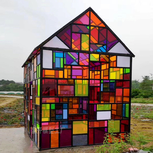 定制彩色玻璃房子亚克力七彩小屋景区商场户外艺术美陈暖场装饰