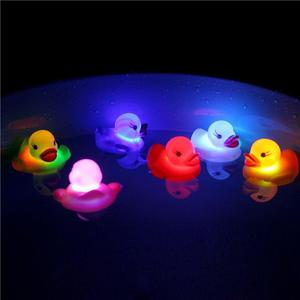 .1PC New Cute Rubber Duck Bath Flashing Light Toy Duck Baby