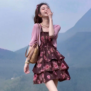 夏季韩版洋气碎花两件套裙子女雪纺针织开衫吊带碎花蛋糕裙