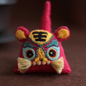 手工刺绣diy材料包小老虎艾虎布艺玩偶娃娃孕期平安符汽车挂件