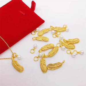 周大福星24k越南沙金999黄金羽毛吊坠女珍珠项链小众设计锁骨链细