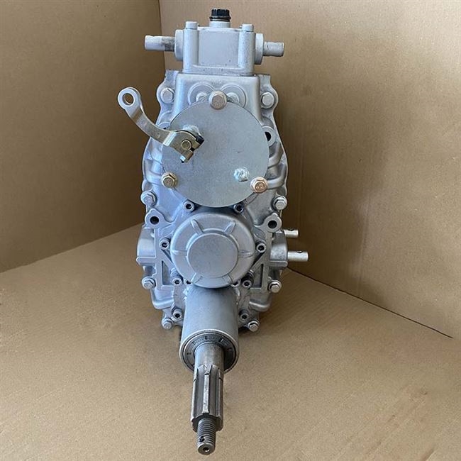 高低速全地形履带车运输车转向变速箱减速行x走底盘齿轮箱