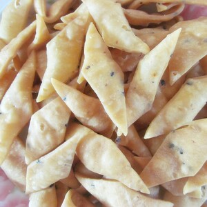 年货油炸果子江西赣南特产芝麻三角酥瓦角丁豆角酥儿时零食小吃