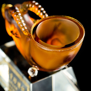 兽首玛瑙杯