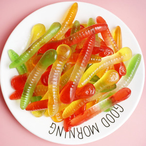 彩色蚯蚓橡皮糖五彩毛毛虫qq糖果 蛋糕装饰 搞怪软糖儿童休闲零食