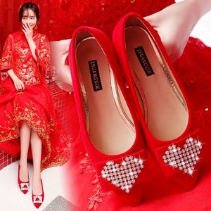 婚鞋女秀禾婚纱两穿结婚鞋子红色平底孕妇新娘鞋粗跟大码低跟红鞋