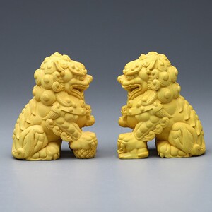 崖柏木雕狮子摆件木质雕刻瑞兽古风石狮镇宅黄杨木桌面装饰工艺品