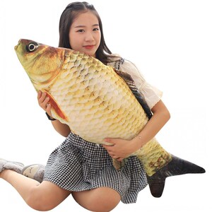 仿真鲤鱼抱枕公仔3d毛绒玩具可爱韩国搞怪布娃娃玩偶萌睡觉抱女孩