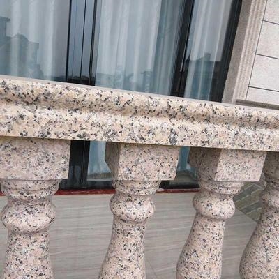 天然花岗岩石柱