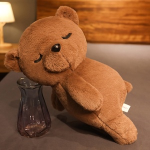 瞌睡熊娃娃女孩