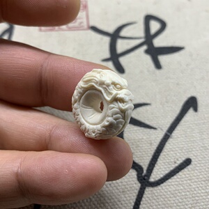 新品龙扣面包圈牙雕隔珠吊坠原色无漂白手工雕刻老型猛犸龙圈