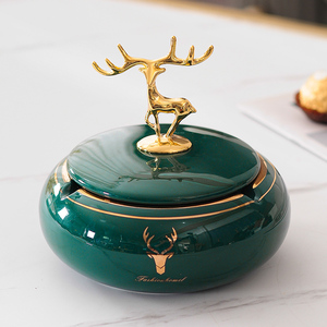 现代轻奢高档创意客厅茶几上摆的放装饰品桌面摆件套装烟灰缸摆设