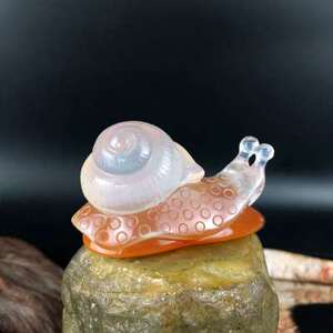 手把件精雕蜗牛安居乐业玛瑙玉石吊坠男天然玉髓随身把玩件男士