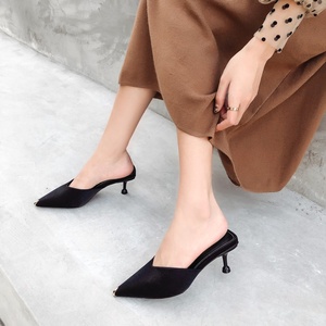 尖头无跟懒人鞋