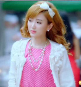 关雎尔同款把爱带回家包念念毛晓彤同款圆点粉红色连衣裙女毛织开