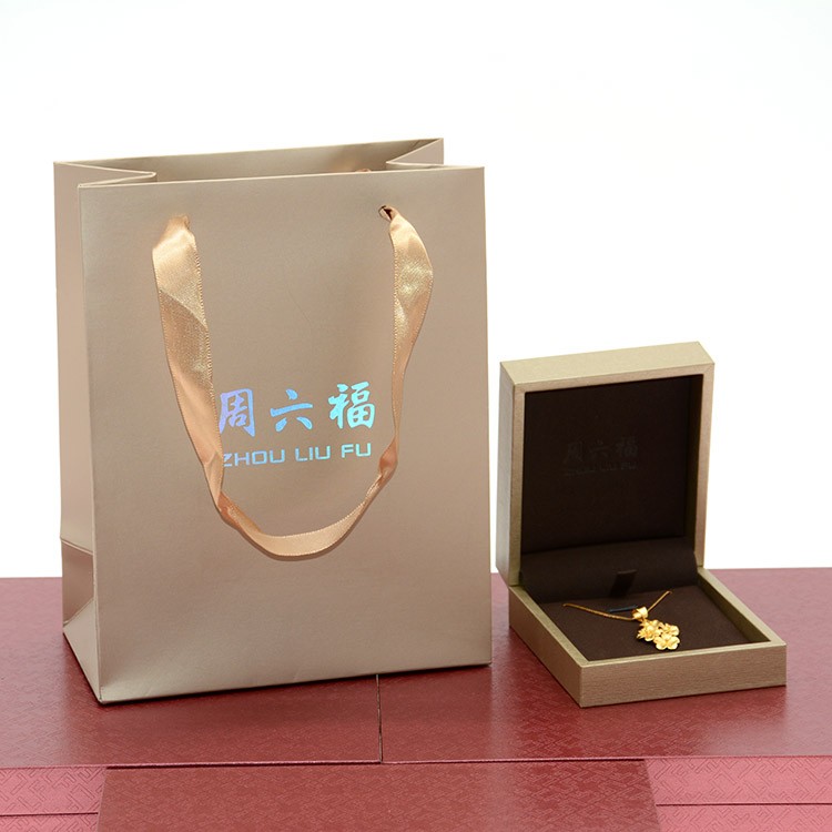 金六福珠宝包装盒子图片