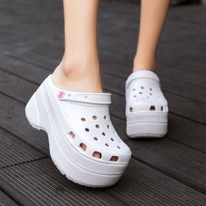 女士凉鞋泡沫底厚底