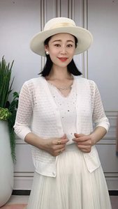 伶俐美学女士花扣子镂空开衫时尚百搭气质休闲舒适简约沁姐服饰