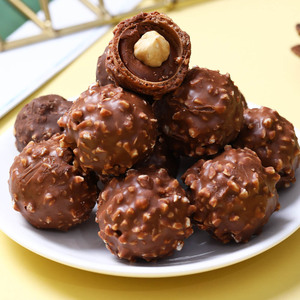 榛果巧克力威化散装休闲零食榛子夹心坚果仁喜糖金婚庆球礼物