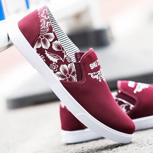 xvlidong13152937790淘宝地摊鞋子批发男女鞋1-20元厂家直销库存鞋