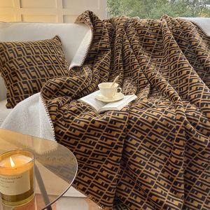 新美式金貂绒沙发毯羊羔绒宝宝绒双层复合盖毯休闲毯冬季保暖绒毯