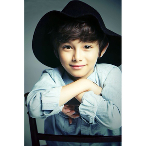 外国混血宝宝海报萌o娃帅气可爱男孩画报婴儿卧室墙贴孕备胎教a