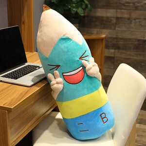 恶搞铅b铅笔抱枕毛绒玩具4笔公娃整蛊靠垫l男生布娃仔玩偶毕业礼