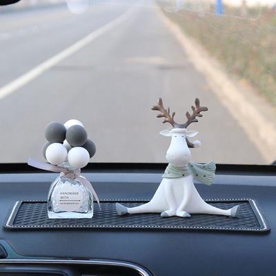 车载摆件系网红ins风创意汽车前台摆件保一路平安鹿汽车摆件