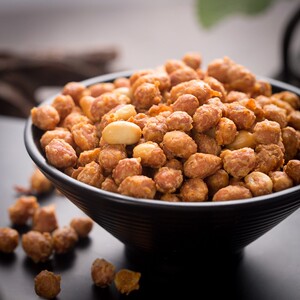 花生米熟油炸脆皮