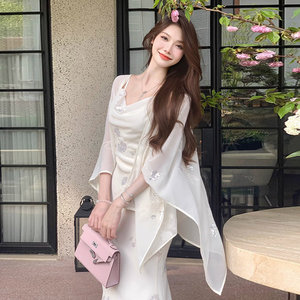 清冷白色系穿搭新中式国风高级感仙女气质刺绣斗篷吊带连衣裙夏季