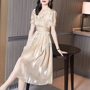 金贝尔服饰qazw9941夏季法式温柔荷叶边收腰v领连衣裙