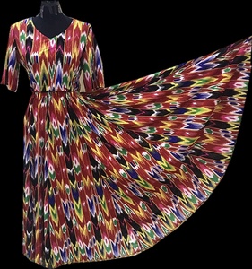 新疆新款连衣裙艾德莱斯绸裙子大摆舞蹈演出服装衣服女士练z功服