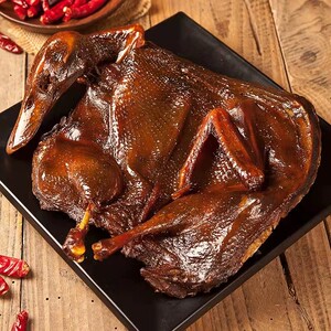 正宗酱板鸭湖南常德特产一口香整只手撕板鸭风干变态辣超干石门