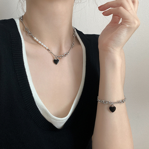 天然珍珠项链女夏季拼接锁骨链爱心钛钢网红不掉色毛衣链轻奢小众