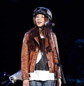 2222陈绮贞台湾evo皮盔黑x哈雷机车h安全帽电动摩托车头盔男女夏