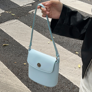 Seeu自制春夏蓝色休闲水桶包女小众设计简约单肩包韩版小斜挎包包