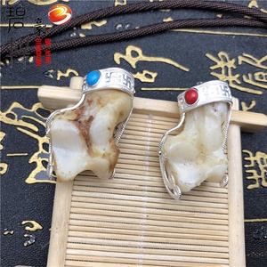 s925纯银卍左右狼髀骨骨头套髀石套套民族风吉祥结镂空掐丝吊坠