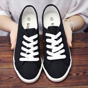 全黑工作鞋女百搭舒适小黑鞋ulzza鞋g原宿m帆布软韩版n底全黑布鞋