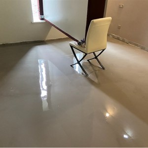 成都水平平流平地面找平木地板地胶自流泥水m泥找自水泥地面漆地